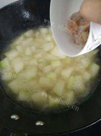 家常菜虾仁冬瓜汤做法图解8)