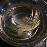 美味的葱油白切鸡做法图解2)
