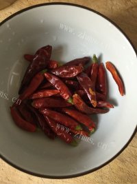唇齿留香的干煸肥肠做法图解9)