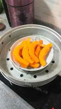 自制南瓜豆渣饼做法图解1)