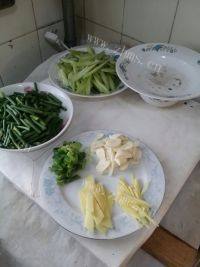 家常菜肉丝蒜苗做法图解4)