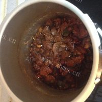 热腾腾的炖牛肉做法图解5)