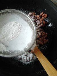 下酒菜挂霜花生做法图解5)