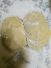 好吃的猪肉芹菜馅包子做法图解10)