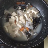 回味无穷的鱼头豆腐汤的做法图解六