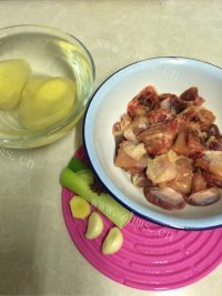 垂涎欲滴的鸡肉炖土豆做法图解1)