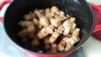 美味的梅干菜烧肉做法图解7)
