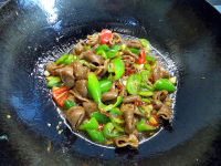 家常菜青椒肥肠