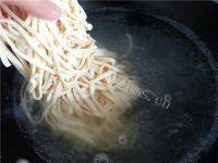 简易的鸡蛋手擀面做法图解10)