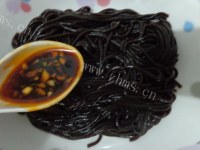 简易的凉拌蕨根粉做法图解9)