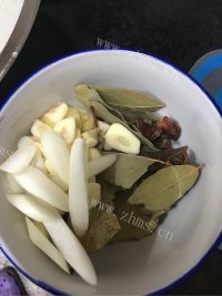 自制油泼辣子做法图解3)