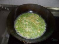 口感饱满的毛豆炒鸡蛋做法图解5)