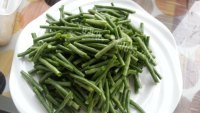 家常菜肉丝炒豇豆做法图解2)
