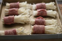 家常菜金针菇培根卷做法图解5)