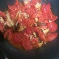 好吃的西红柿炒香菇的做法图解四