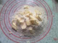 口感饱满的黄桃乳酪派做法图解2)