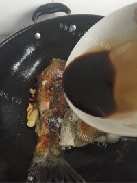 诱人的红烧鱼做法图解6)