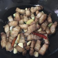 好吃的香菇卤肉做法图解4)