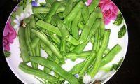 家常菜肉末炒四季豆做法图解1)