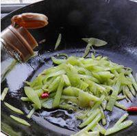 家常菜清炒莴笋