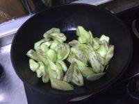很有食欲的红烧茄子做法图解4)