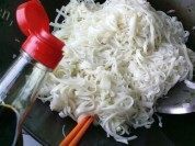 家常炒河粉做法图解8)