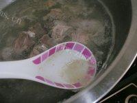 有特色的莲藕排骨汤做法图解2)