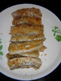美味的电饼铛煎带鱼做法图解7)