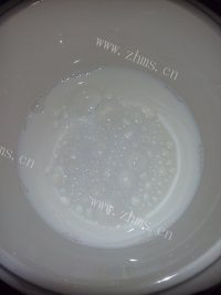 香喷喷的芒果酸奶做法图解3)