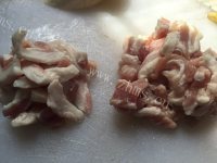 家常菜杏鲍菇炒五花肉做法图解2)
