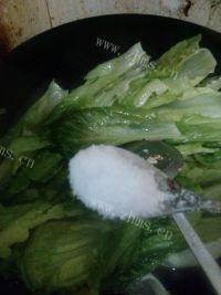 爽滑的炒生菜做法图解4)
