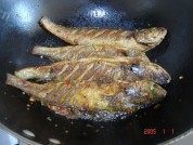 美味的香煎三牙鱼做法图解6)