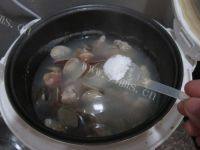 口感好的蛤蜊炖排骨汤的做法图解五
