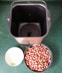 美味佳肴般的炒花生米做法图解1)