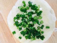 家常千层葱花饼做法图解5)