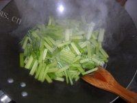 「首发」芹菜炒肉丝做法图解3)