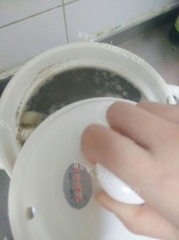 营养的砂锅炖排骨汤做法图解5)