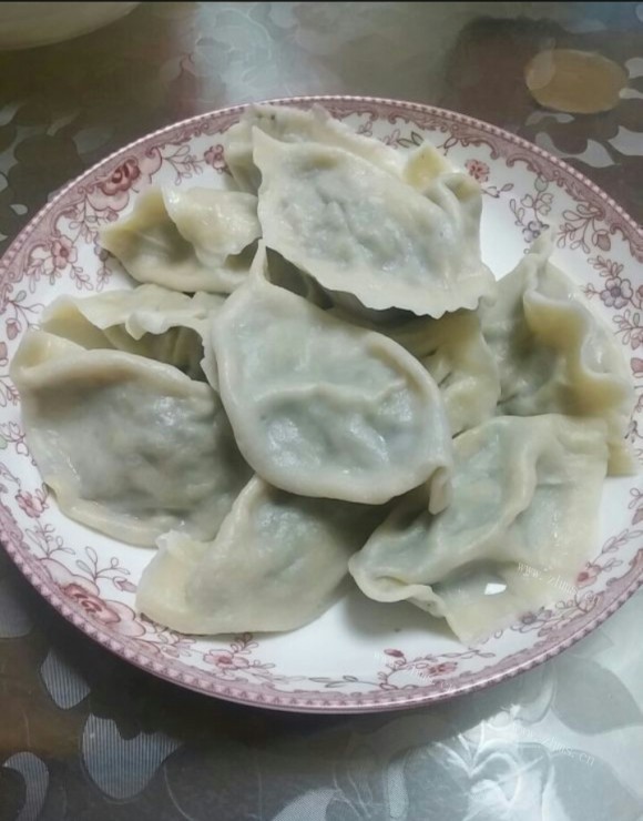 香喷喷的酸菜饺子