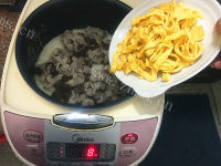 广式美味腊肠饭做法图解10)