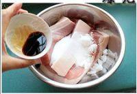 美味的烟熏腊肉做法图解3)