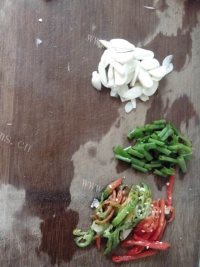 特色美食干煸杏鲍菇做法图解2)