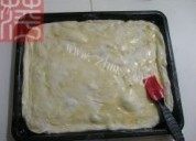 自制腊肠烤饼做法图解8)