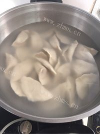 好吃的豆角肉水饺做法图解7)