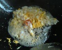 口感饱满的鸡蛋炒粉做法图解4)