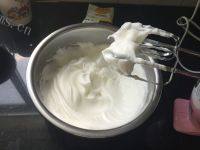自制酸奶蛋糕做法图解6)