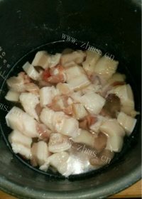 热腾腾的红烧肉做法图解1)