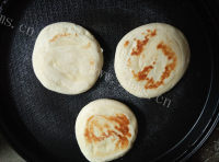 美味自制烧饼做法图解23)