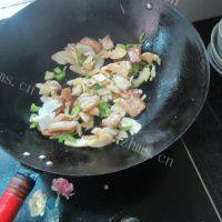 简易版春笋炒肉做法图解8)