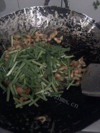 美味的爆炒小河虾