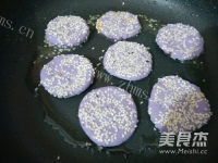 喷香的芝士紫薯饼做法图解10)